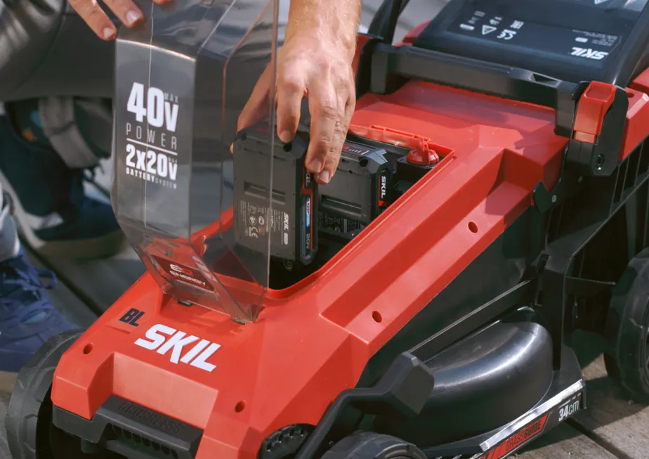 Skil Batteridriven gräsklippare Sladdlös inkl Batterier och Laddare 34 cm