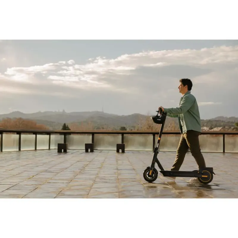 Segway Ninebot MAX G2 D Elscooter 20 km/h Svart