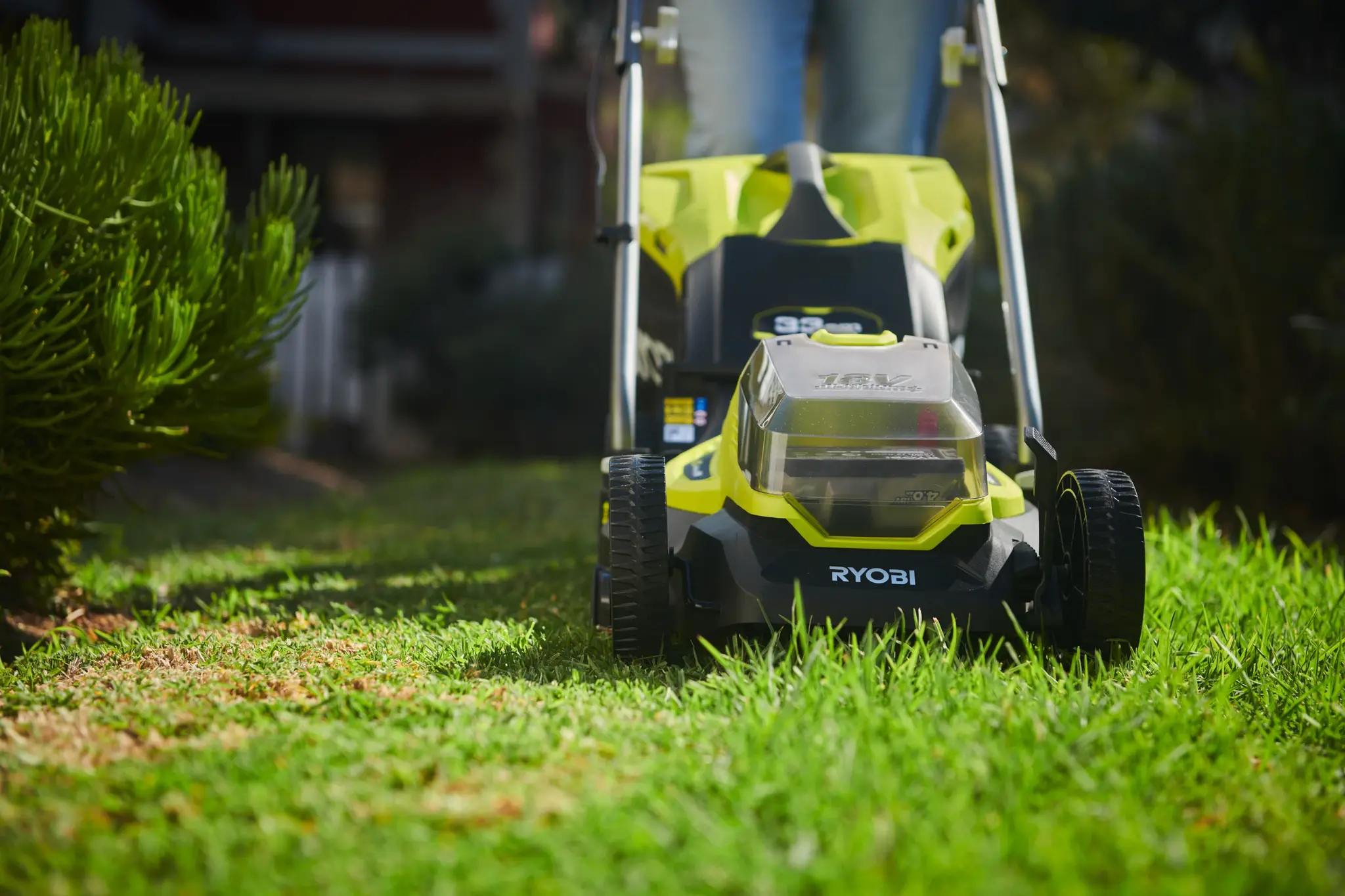 Ryobi One+ RLM18X33B40 Elektrisk Gräsklippare