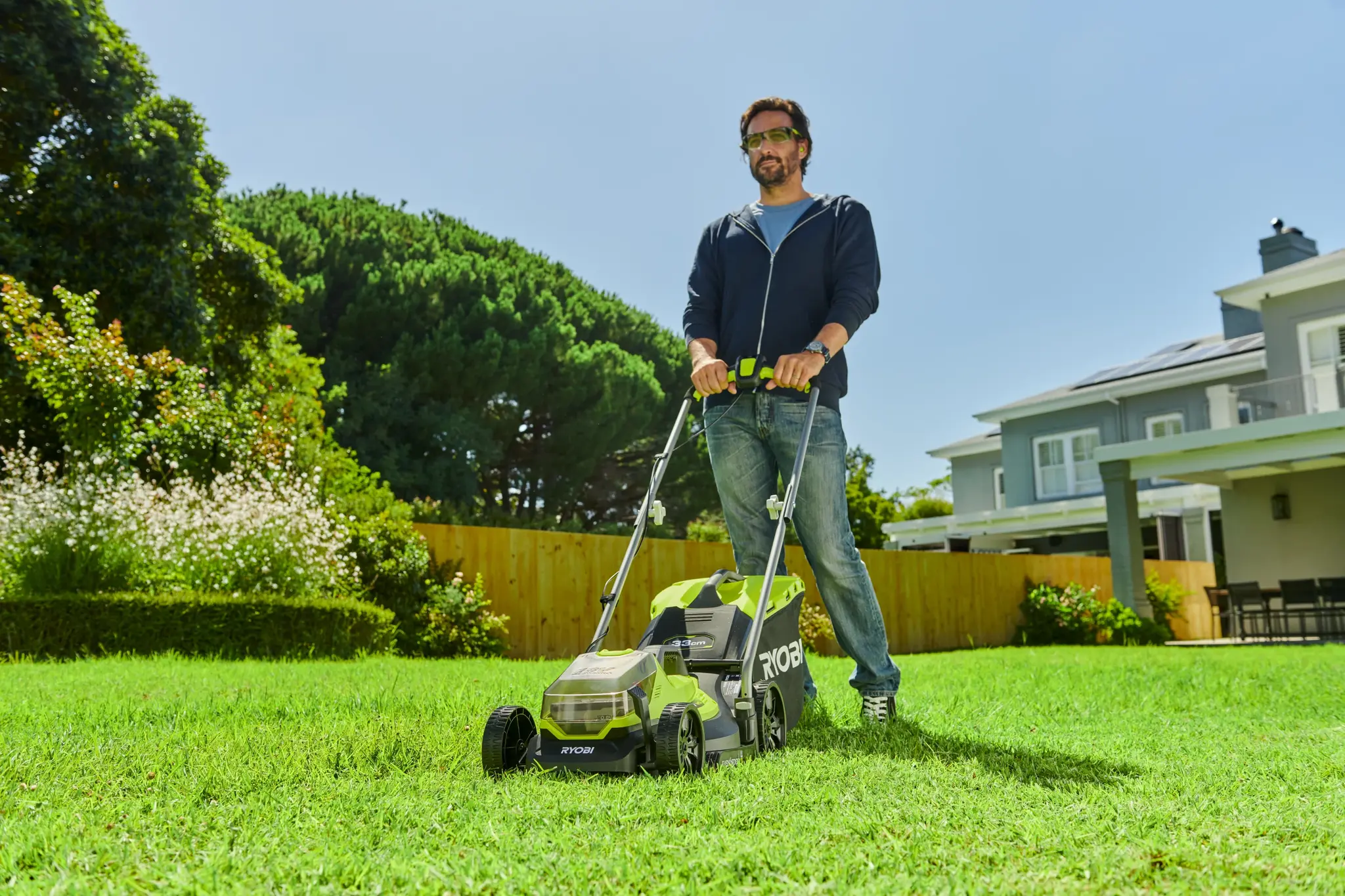 Ryobi One+ RLM18X33B40 Elektrisk Gräsklippare