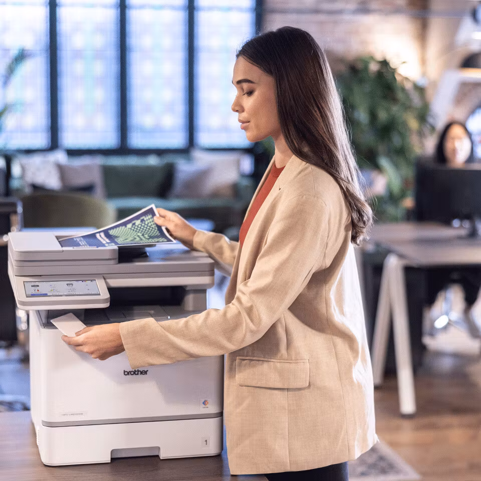 Brother MFC-L8970CDW multifunktionsskrivare Laser A4 2400 x 600 DPI 31 ppm Wi‑Fi