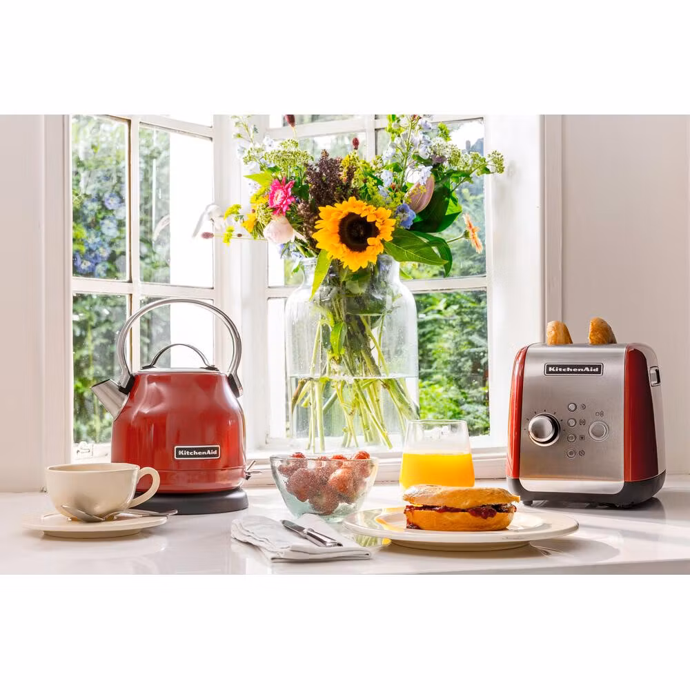 KitchenAid 5KMT221EER brödrost 2 skivor 1100 W röd, rostfritt stål