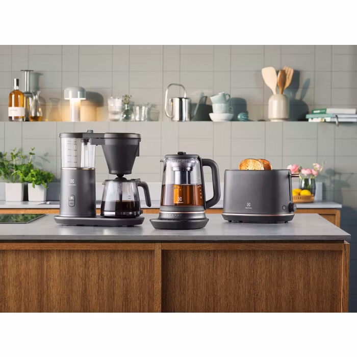 Electrolux E7T1-6BP 2 skivor 980 W svart