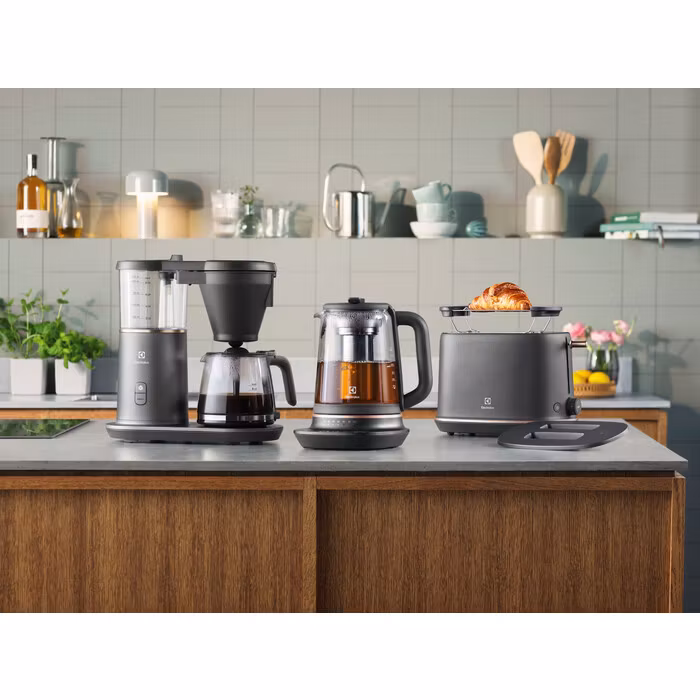 Electrolux E7T1-6BP 2 skivor 980 W svart