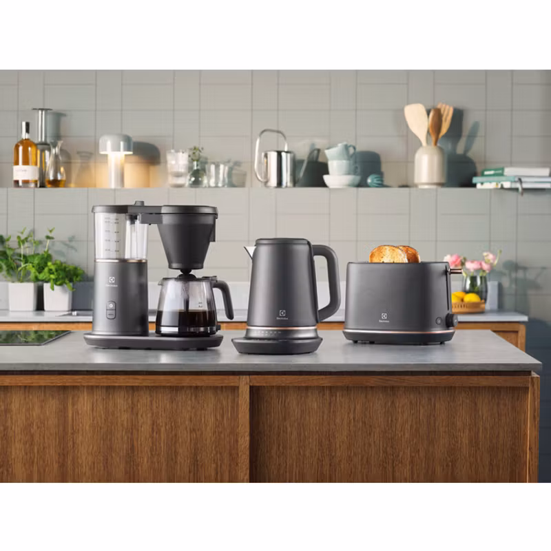 Electrolux E7T1-6BP 2 skivor 980 W svart