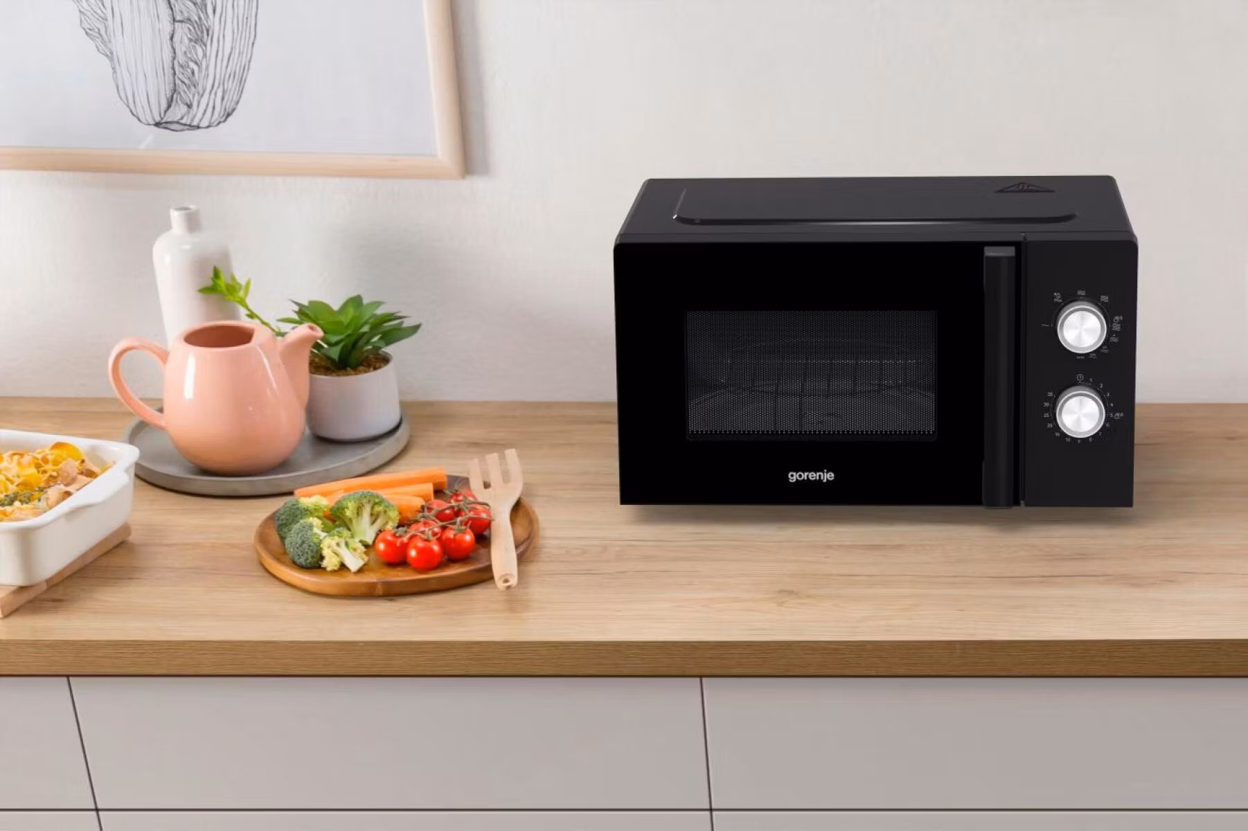 Gorenje MO20E2BH svart mikrovågsugn med grill, bänkmodell 20 L 800 W