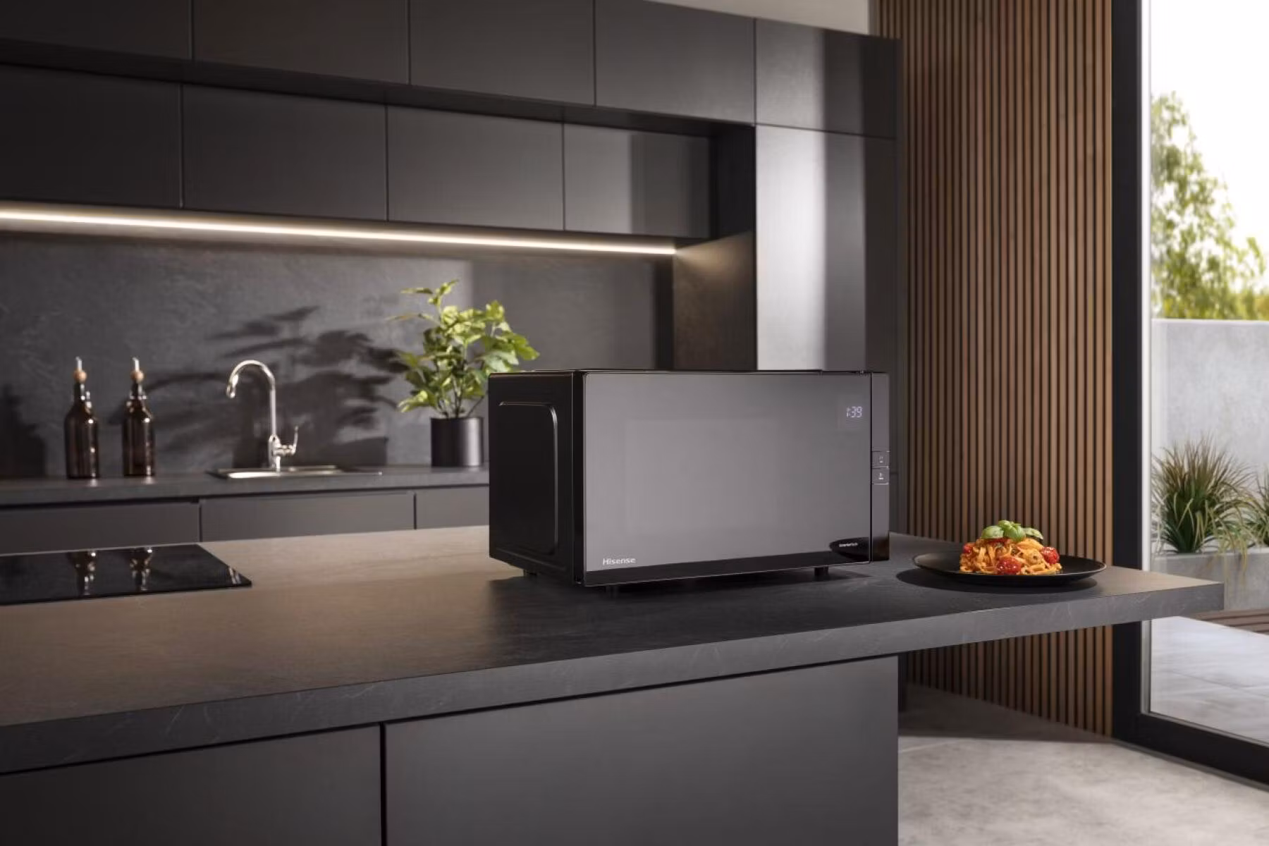 Hisense mikrovågsugn med grill H25MOBS4HGI