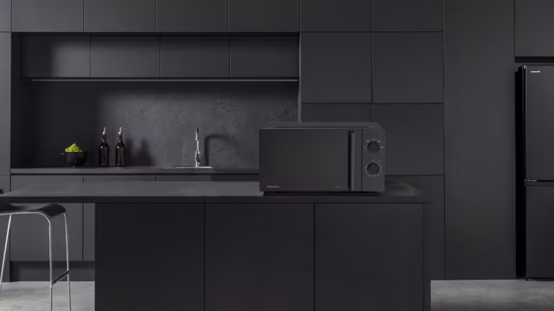 Hisense H20MOBP1HI svart solo mikrovågsugn för bänk, 20 L, 700 W