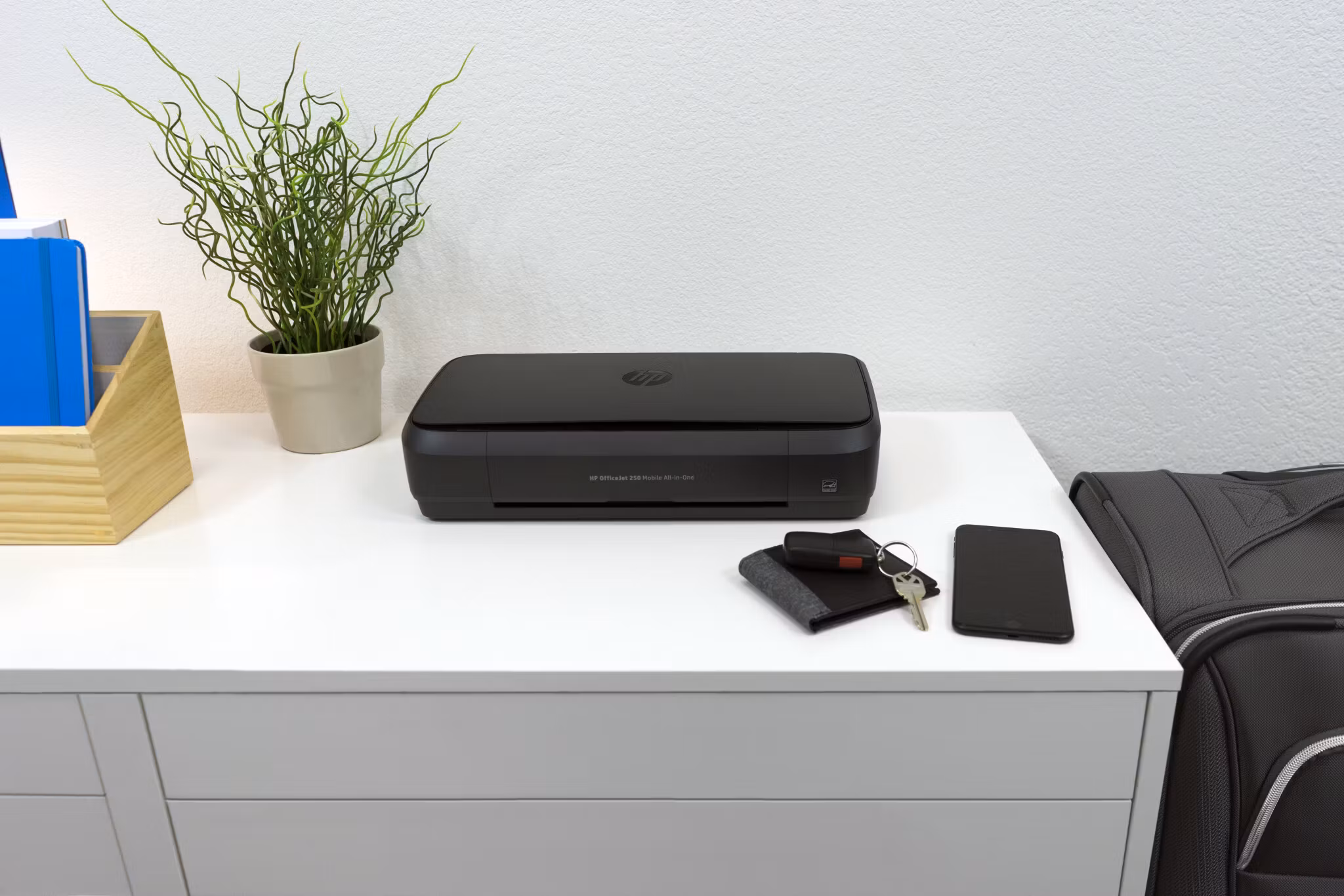 HP OfficeJet Mobile 250 trådlös multifunktionsskrivare i färg – skrivare, kopiator, skanner