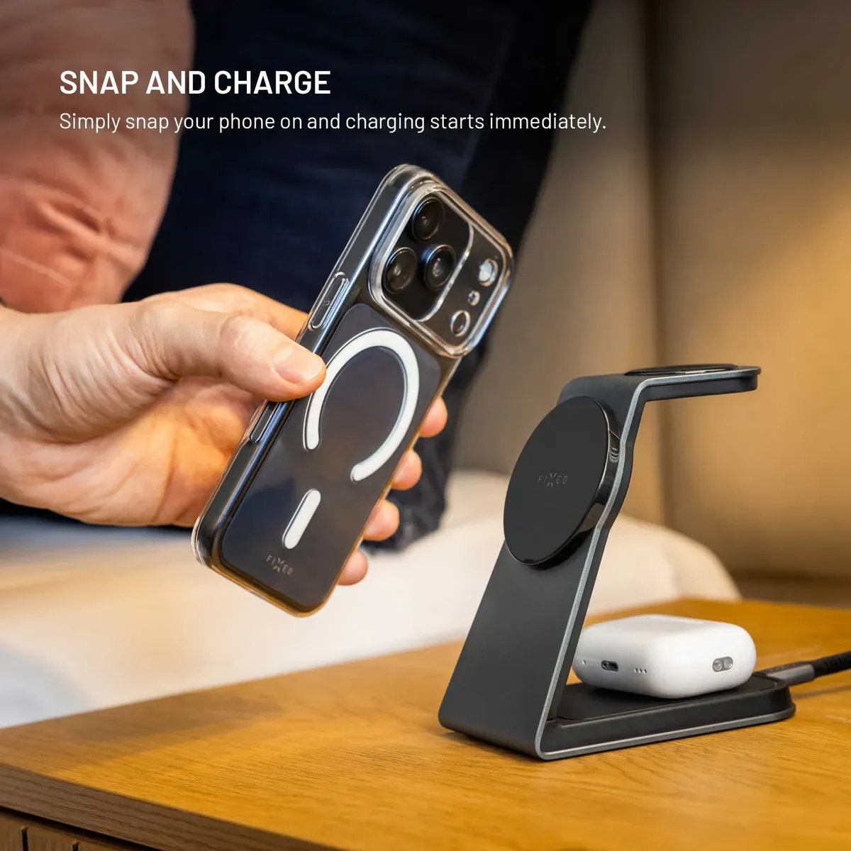 FIXED MagPowerstation Alu 3 FIXMPOS-AL3-BK 25 W Qi2.2 3-i-1 Trådlös laddstation för iPhone och Apple Watch Svart