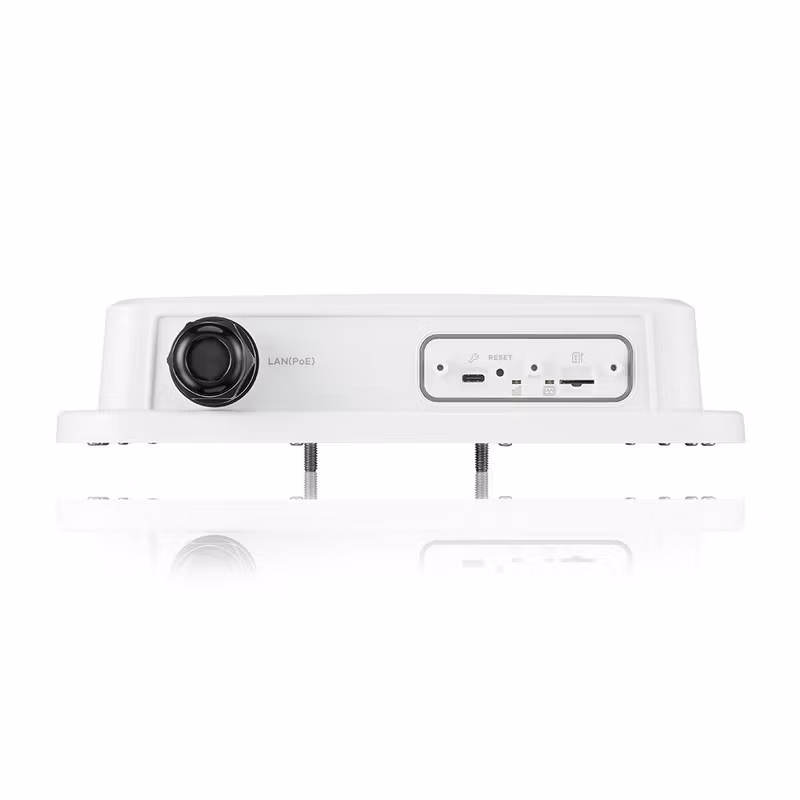 Zyxel Nebula FWA710 5G Utomhusrouter med PoE och 1 års Nebula Pro-licens