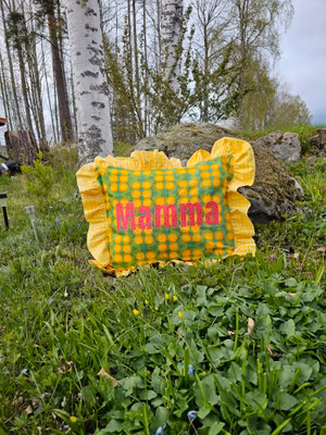 Färgglad kramkudde "mamma"