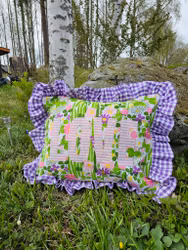 Färgglad kramkudde "LOVE"