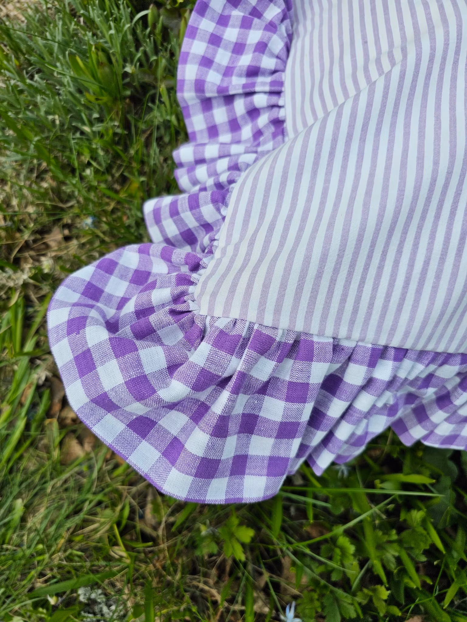 Färgglad kramkudde "LOVE"