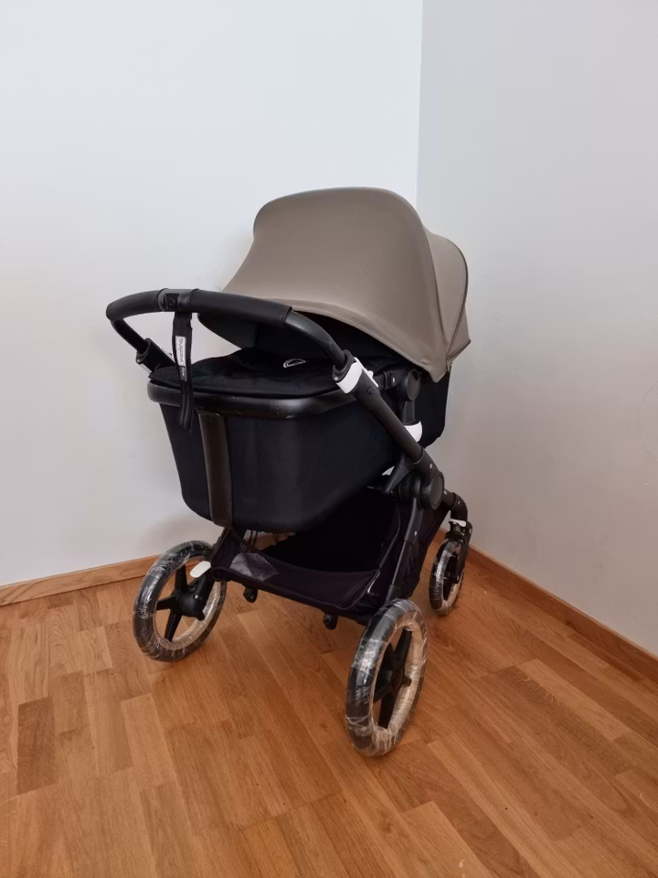 Bugaboo Fox kombivogn - All Black/Olive Green