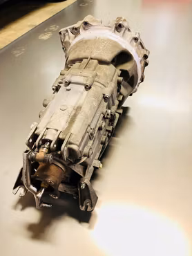 BMW 320D 6vxl Omsvetsad till Volvomotor