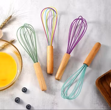 Visp silikon med trähandtag - Rosa - Baka med Alma