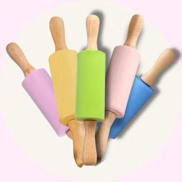 Barnkavel S – Lila Silikonkavel med Trähandtag - Perfekt för Bakning med Barn