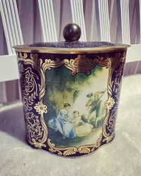 Plåtburk med knopp (nr1)