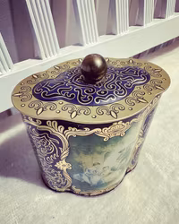 Plåtburk med knopp (nr1)
