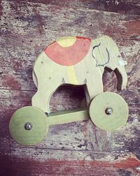 Elefant i trä