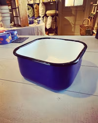 Kockums burk/skål