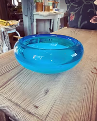 Blå glasskål