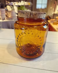 Glasburk med lock