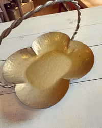 Mässingsfat med handtag