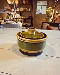 Skål med lock