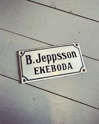Emaljskylt