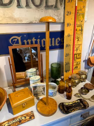 Hög hatthållare