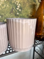 Kruka sandfärgad större