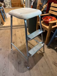 Stegpall med träsits (speciell frakt)