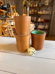 Läderbehållare med tärning