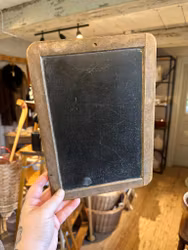 Liten griffeltavla med träram