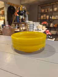 Gul skål i glas (speciell frakt)