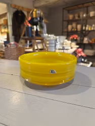 Gul skål i glas (speciell frakt)