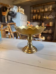 Skål på fot i mässing