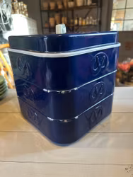 Våningsburk från svenska Nils Johan