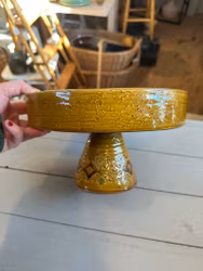 Gult keramikfat på fot (speciell frakt)