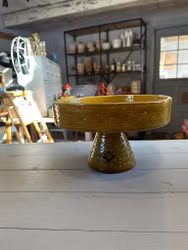 Gult keramikfat på fot (speciell frakt)