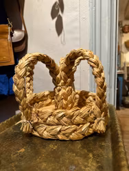 Krona i halm skål/ljusstake