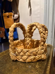 Krona i halm skål/ljusstake