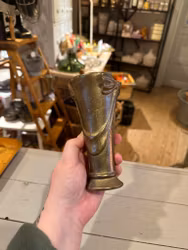 Vas mässing med rosett (speciell frakt)