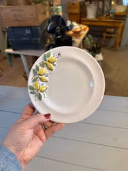 Litet fat med citroner