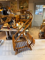 Piedestal med tidningställ (endast avhämtning)