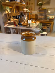 Engelsk keramikburk med lock