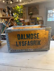 Trälåda Dalmose Lysfabrik (speciell frakt)