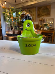 Emaljerad skeppa grön Soda